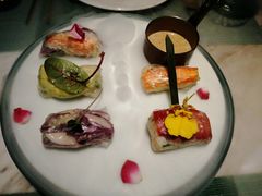 漫步花开彩虹卷-蜜桃花开·中西融合菜E&W(南长街店)