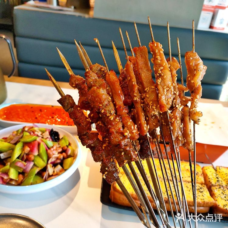 沈阳老式麻辣烫申请出战‖拿首小串