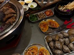 -围炉肉舍•炭烤活鳗•丹东海鲜烤肉(步行街店)