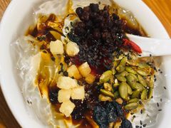 -诚铭记·虾仁汤包·成都小吃(融创店)