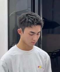 -魅·Hair设计烫染接发店