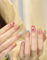 -芮娅时光半永久纹眉·美甲美睫·皮肤管理