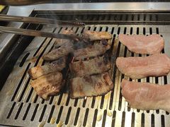 -臻牛烤肉