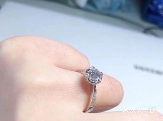 有人承诺给你买束花 却迟迟不见行动 有人知道你喜