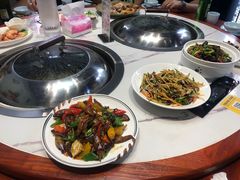 家常凉菜-雪乡人家东北菜·铁锅炖一切(高斯路店)