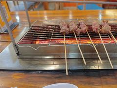 -哈尔滨小酒馆·鲜肉现穿自助烧烤(康新花园店)