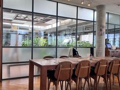 -ROAST coffee & eatery