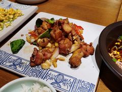 -云海肴·汽锅鸡·云南菜(天山百盛优客店)