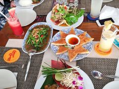 -卷心菜和避孕套餐厅(Pattaya)