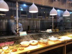 自助取餐区-茅庐川菜