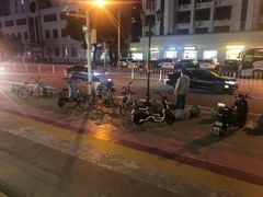 -老乡鸡(武汉中南梅苑小区地铁站店)