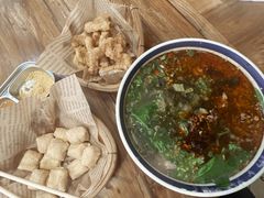 -云阿蛮云南生烫牛肉米线(奉贤路店)