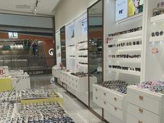 -J-Optical佳视明眼镜·蔡司视觉(青岛金茂览秀城店)
