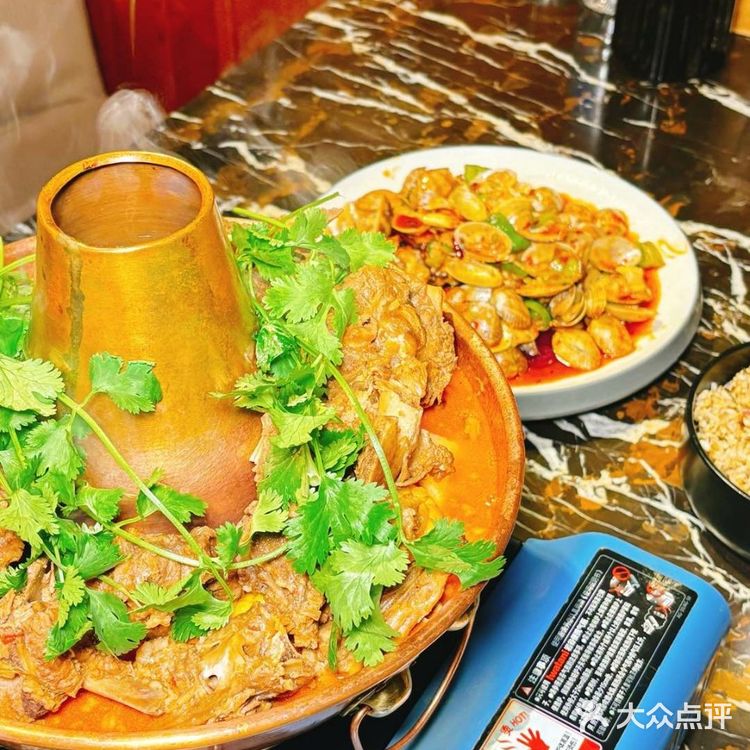 🍢烤串+羊蝎子锅！这家深夜食堂太绝了！