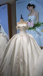 -艾拉·女王婚纱礼服馆
