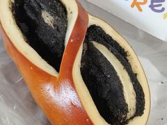 黑芝麻碱水棍-慢熟面包店bud bread(孩儿巷店)