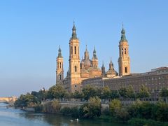 -皮拉尔圣母圣殿主教座堂