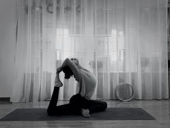 -亚太瑜伽普拉提学院