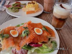 -Common Table · Brunch & Coffee