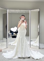 -Renee芮亦婚纱