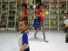 -钟书阁(松江泰晤士小镇店)