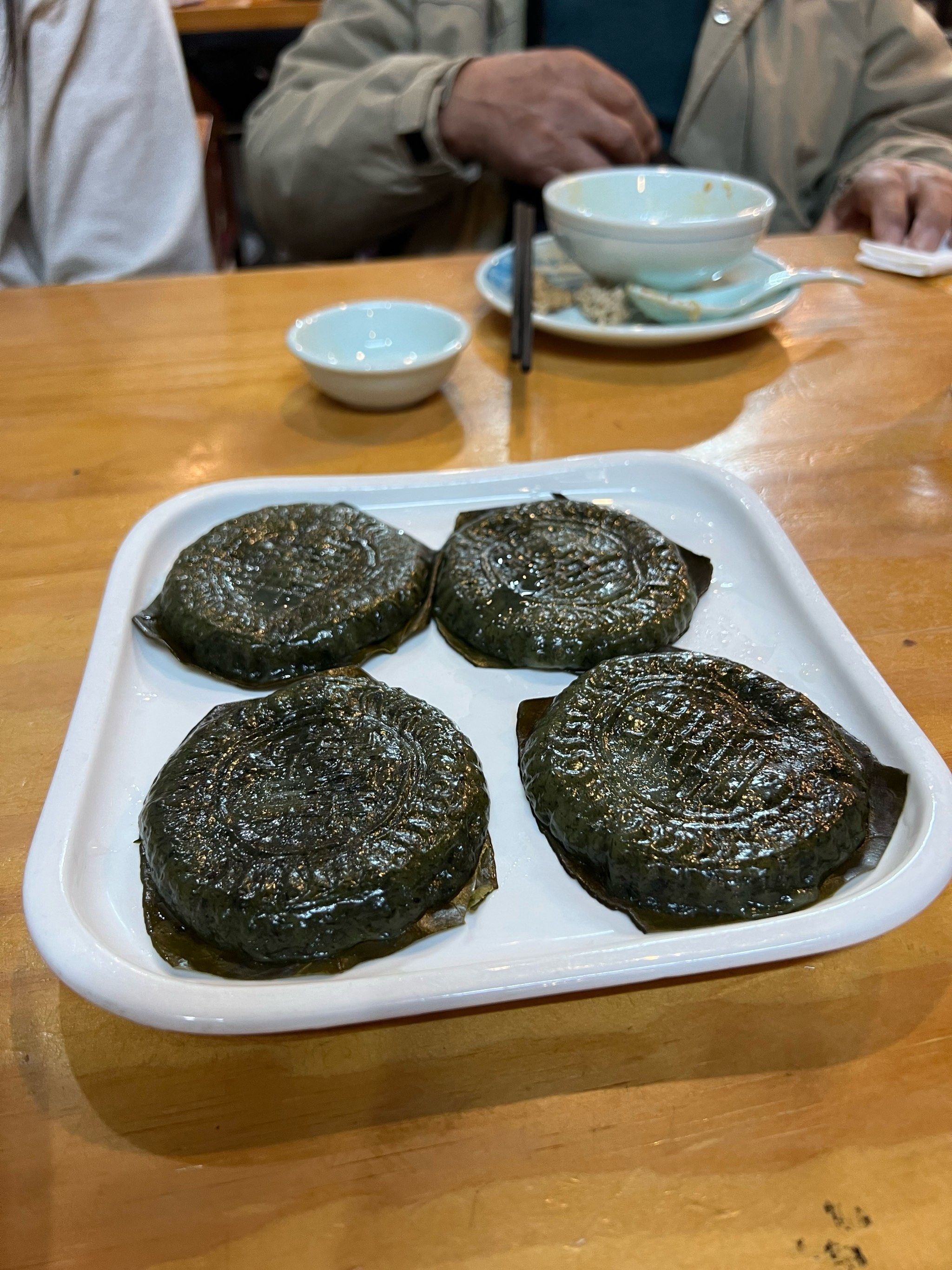 手工艾叶粑