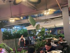 大堂-何师烧烤·香辣蟹·川菜·30年老品牌(太古里旗舰店)