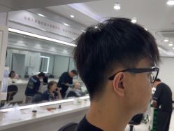 -镁连社·美联社