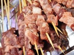 -哈尔滨小酒馆·鲜肉现穿自助烧烤(康新花园店)