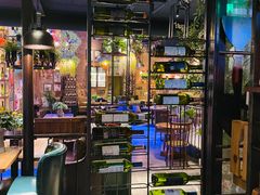 -临界音乐酒馆·小龙虾·江湖菜(华熙LIVE·鱼洞店)
