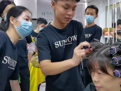 -首脑美容美发化妆美甲培训学校(龙岗校区)