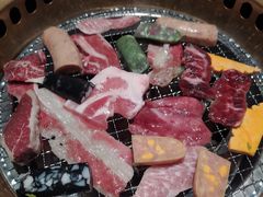 -山川小町·极番烧肉(新地假日广场店)