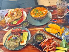 -Pad Thai Kratong Thong by ama