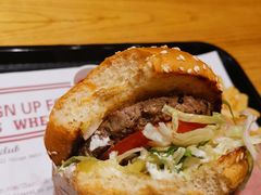 -The Habit Burger Grill 哈比特汉堡(爱琴海店)