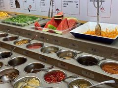 自助调料区-海底捞火锅鲜切牛肉主题店(长寿路店)