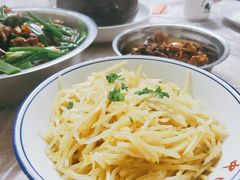 咸蛋黄土豆片-梁·日益森烧鸡公(紫云山庄店)