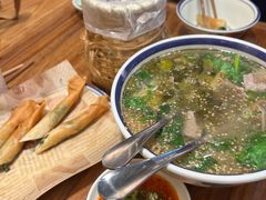 -云阿蛮云南生烫牛肉米线(奉贤路店)