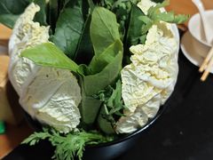 -果松木炭酸菜铜火锅·外婆参鸡汤