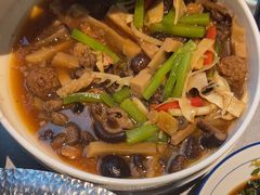 -有红鸡毛店·川菜(建设路店)