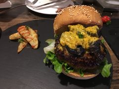 -HIGH FIVE哈福手工汉堡(桂林路店)