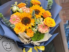 -何兮花店·气球派对鲜花店(马桥银春路万科城店)