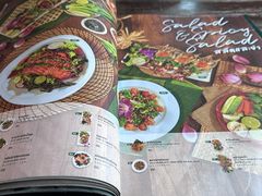 -Chom Cafe and Restaurant