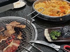 铁板炒鸡锅-芝士牛炭火烤肉