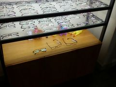 -LOGO眼镜·蔡司品牌折扣店(龙华清湖店)