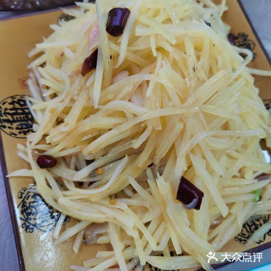 恒彤菜馆东门熏酱小酒馆(万可·南城绿都店)