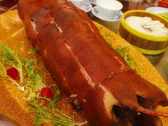 金牌化皮乳猪-东江海鲜酒家(艺都分店)