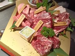 -铭牛烧肉·和牛海鲜自助(高新月牙湖店)
