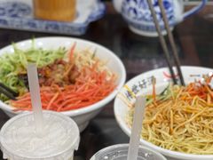 -牛一嘴·兰州牛肉面·大盘鸡(财富中心店)