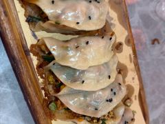 素三鲜锅贴-山四砂锅(太原钟楼街店)