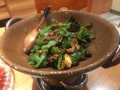 郑哥小炒肉-丹江口渔村·湘味厨房(桃园店)
